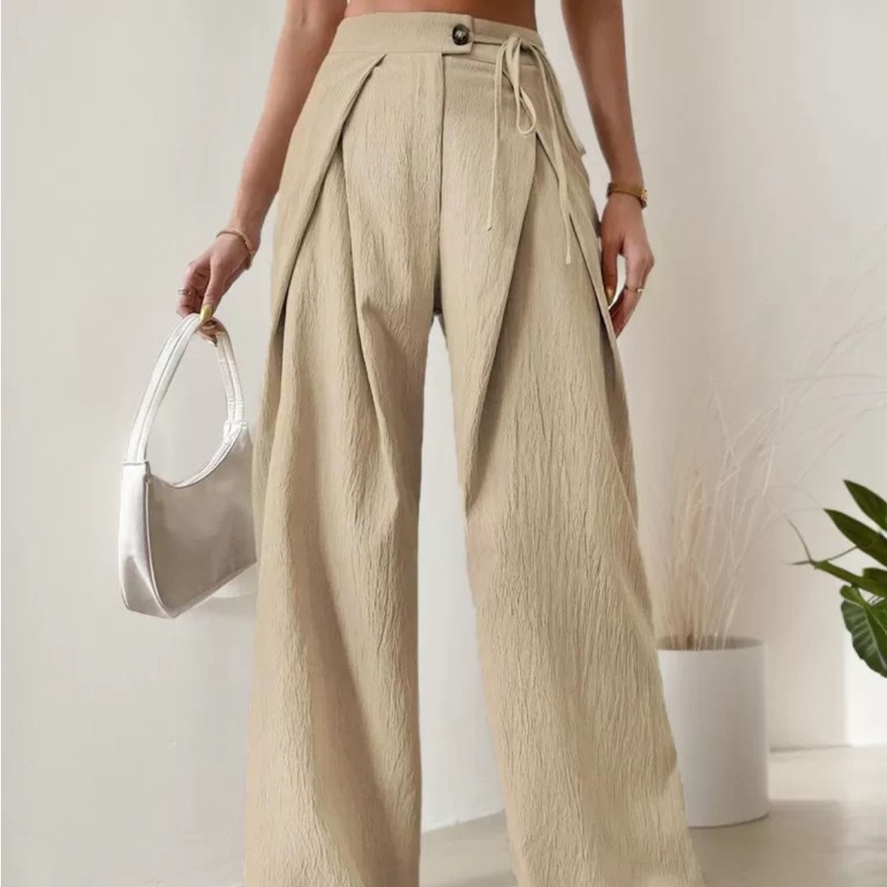 Solid Knot Medium Rise Button Fly Pants